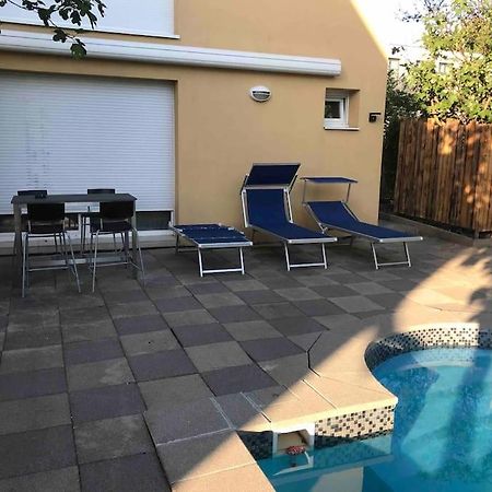 Logement Avec Piscine 布伦斯塔特 外观 照片