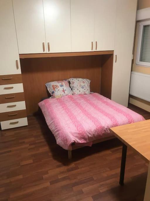 Logement Avec Piscine 布伦斯塔特 外观 照片