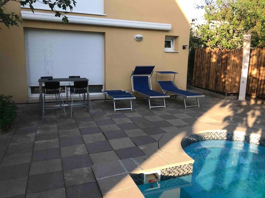 Logement Avec Piscine 布伦斯塔特 外观 照片